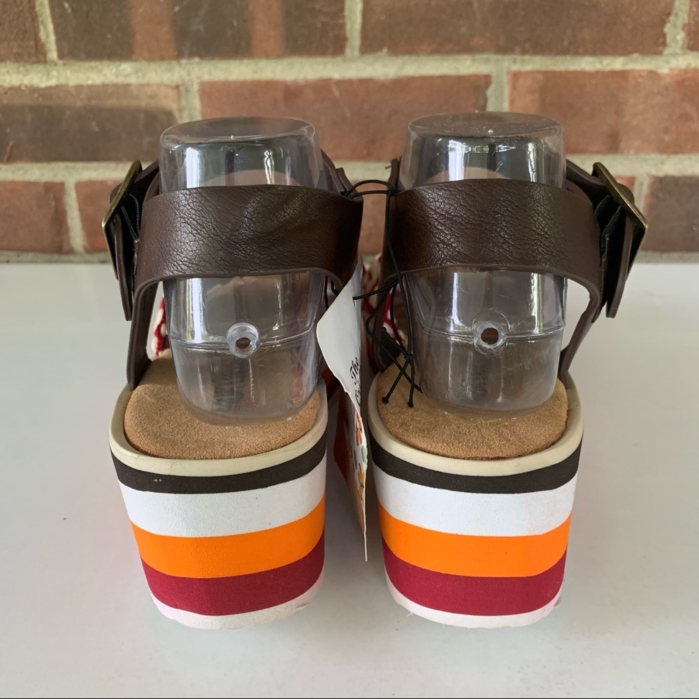 Muk Luks Groove Music Red/Brown Open Toe Ankle Strap Platform Wedge Sandals - Picture 5 of 8